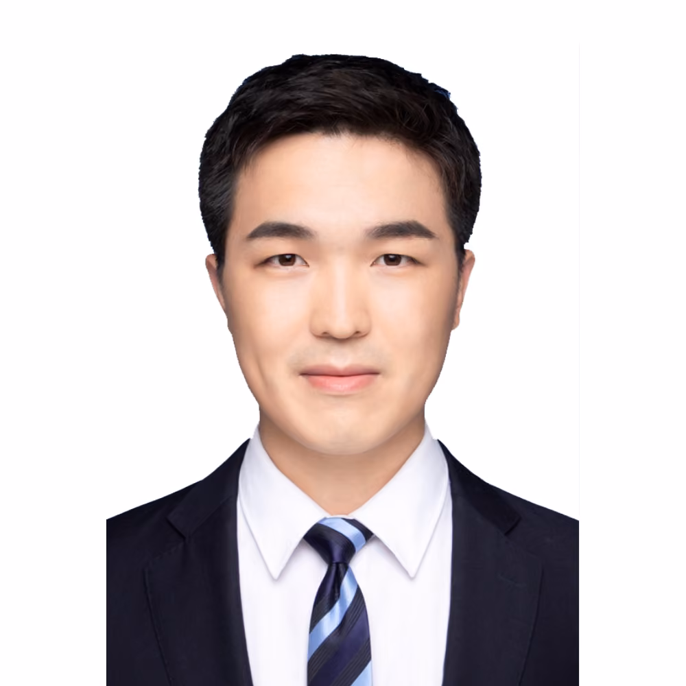 I am Wei. I am wearing a suit.